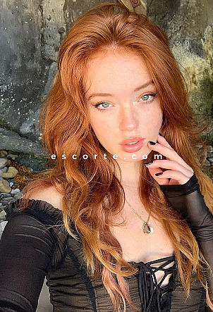 MAIKEN - Girl escort Paris