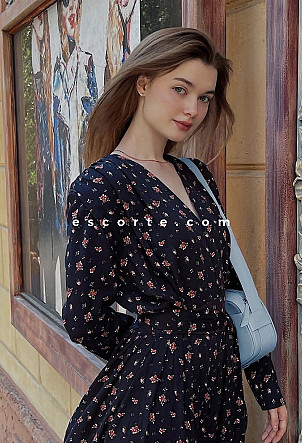 DIVA - Girl escort Paris