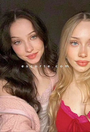 HILLARY and TORI - Girl escort Paris