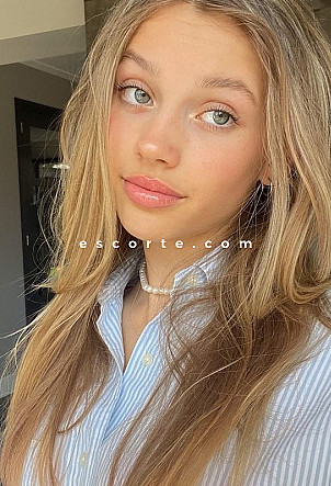 TEELA - Girl escort Paris