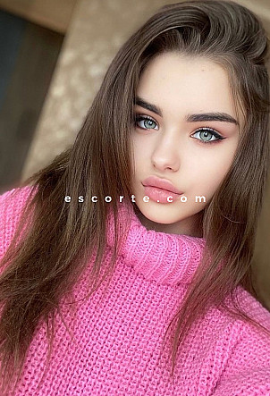 GERDI - Girl escort Paris