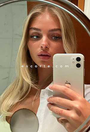 DOROTA - Girl escort Paris