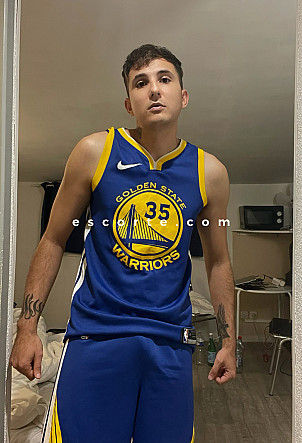 Lucca Alpha - Hommes escort Lyon