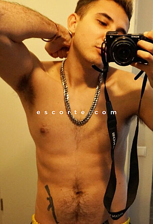 Lucca Alpha - Males escort Lyon