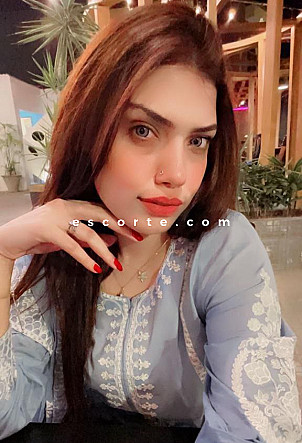 Emmy - Girl escort Paris