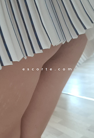 AMBRE ROSE - Girl escort Paris