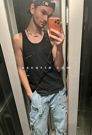 Enzo - Hommes escort Vienne