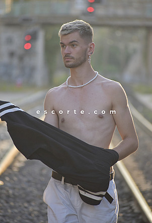 Enzo - Hommes escort Vienne