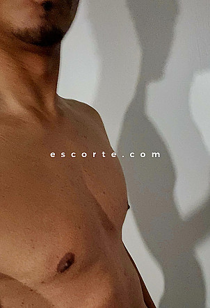 Bometis32c - Hommes escort Marseille