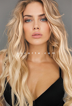 Dana - Girl escort Paris