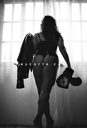Lizi - Girl escort Nancy