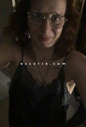 Femme - Girl escort Lille