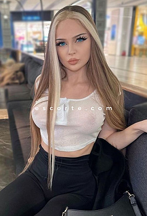WAKEEMA - Girl escort Paris