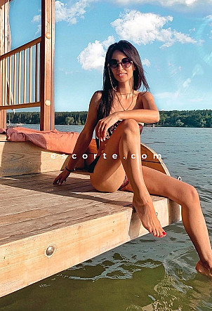 GEENA - Girl escort Paris