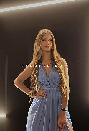KRIZIA - Girl escort Paris
