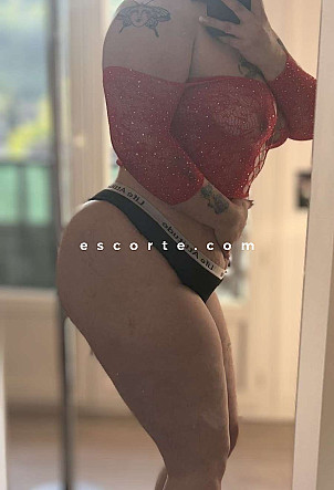 Eva - Girl escort Pau