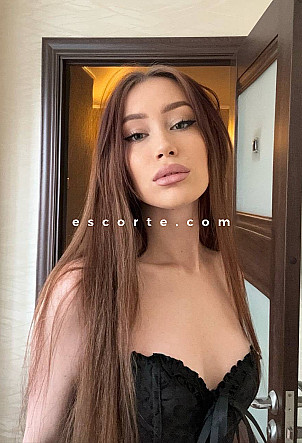 Anna - Girl escort Paris