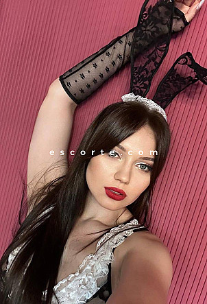 Jasmin - Girl escort Paris