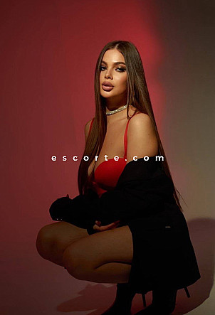 Lisa - Girl escort Paris