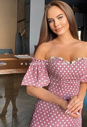 SIGRID - Girl escort Paris