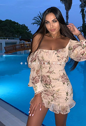 DARLENE - Girl escort Paris