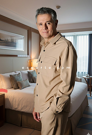 Camille - Males escort Biarritz