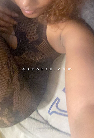 Linalovess - Girl escort Paris