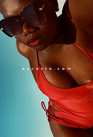 Sexynova - Girl escort Paris