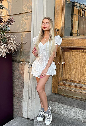 EUDORA - Girl escort Paris