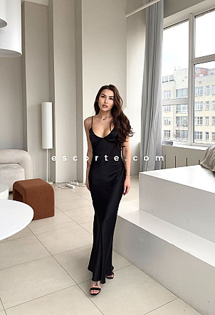 Samanta - Girl escort Paris