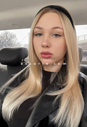 Rita - Girl escort Paris