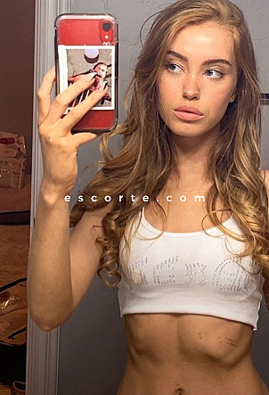 STACEY - Girl escort Paris