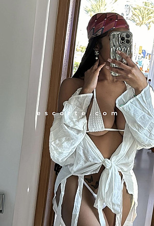 Rose - Girl escort Paris