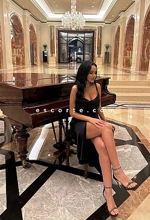 Seraphina - Girl escort Paris
