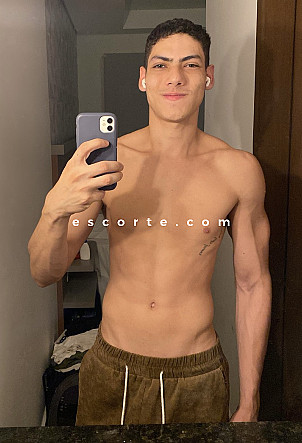 Damon - Males escort Paris