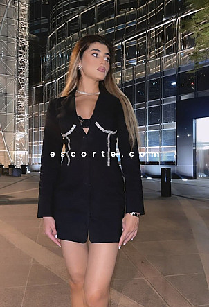 Amee - Girl escort Paris