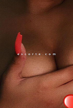 Sofia - Girl escort Montpellier