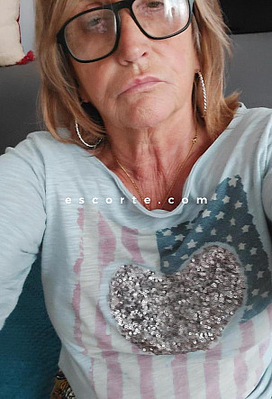 COCO - Girl escort Caen