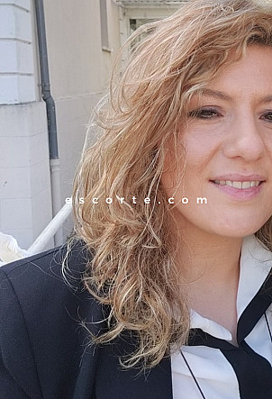 Emmanuelle123 - Girl escort Paris