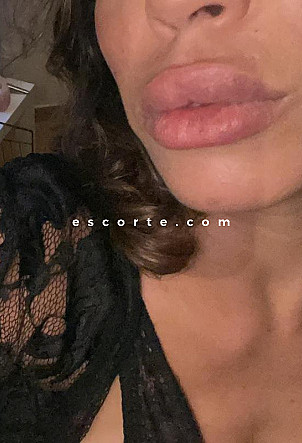 Zinna - Hommes escort Paris