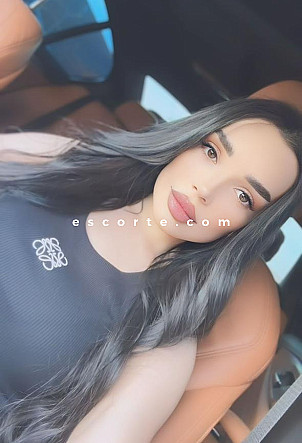 Riley - Girl escort Paris