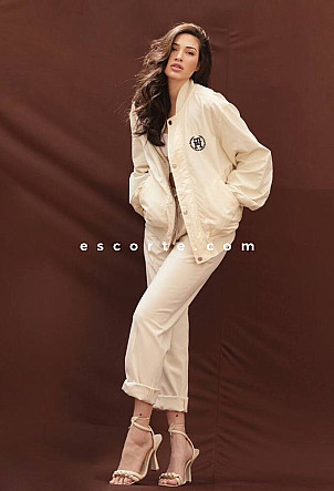 Lilia - Girl escort Paris