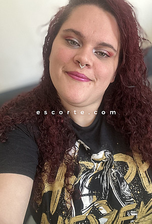 Yvannah - Girl escort Lyon