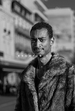 Aphelie - Hommes escort La Roche-sur-Yon