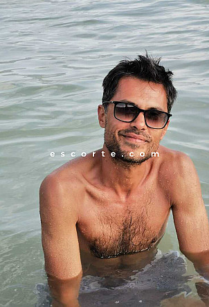 Cedric - Hommes escort Brive-la-Gaillarde