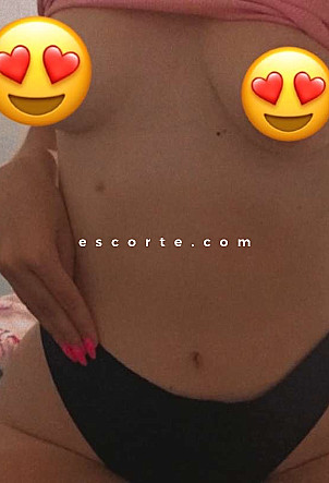 Karolina - Girl escort Perpignan