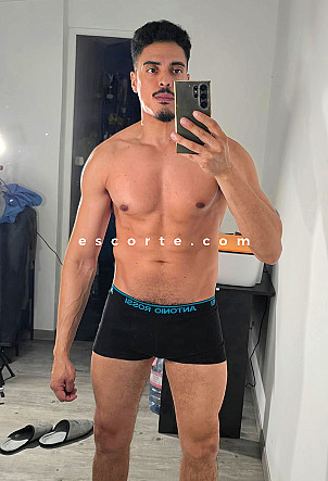 Dracoxxl - Males escort Paris