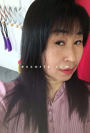 Lily - Girl escort Paris