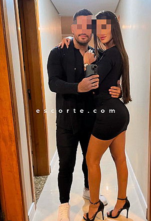 Karol et Pedro - Girl escort Paris