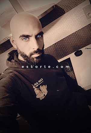 Adam - Hommes escort Marseille